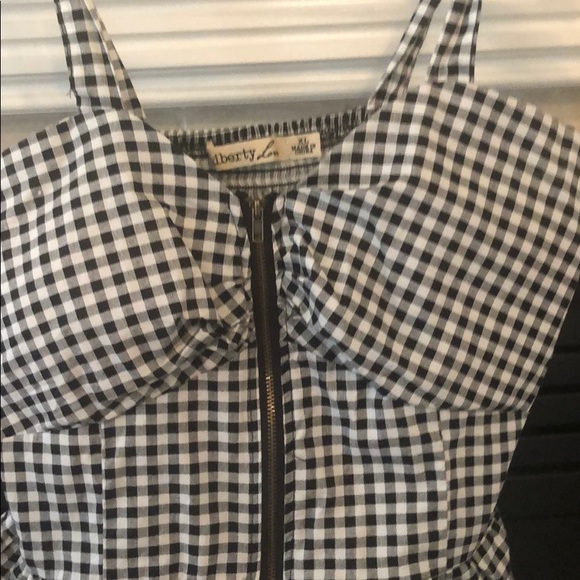 Liberty Love. Zippered top. Black& white check. XL - Picture 3 of 6